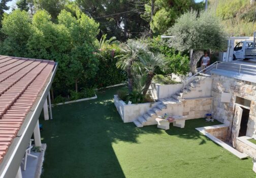 Tra Pozzallo e Ispica, al centro del Mediterraneo lungo la costa iblea, uno dei migliori esempi di Architettura Organica contemporanea in Sicilia